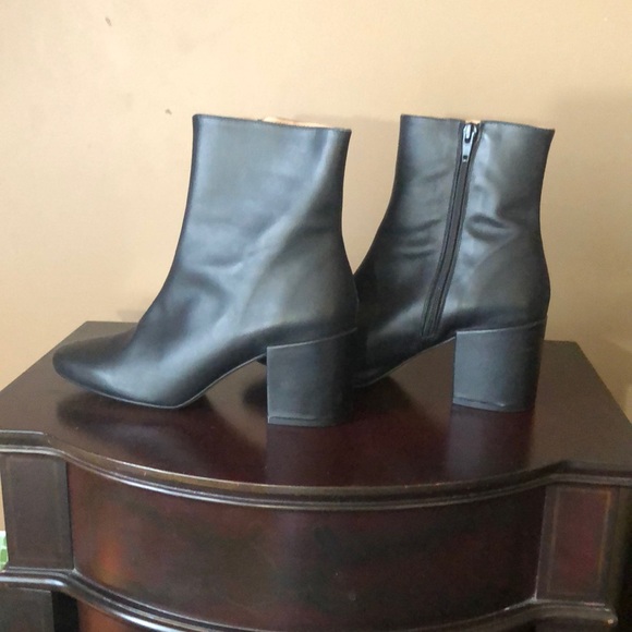 Shoes - Picture 1 of 5